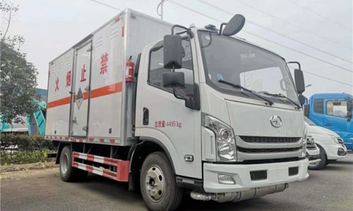 躍進(jìn)C500九類雜項危險品廂式車 