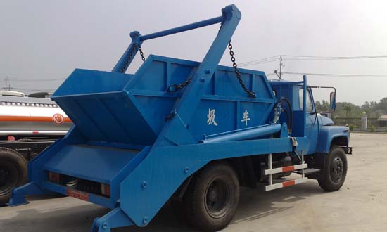 東風(fēng)尖頭擺臂式垃圾車(chē) 