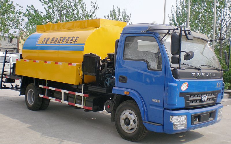 躍進(jìn)單橋?yàn)r青灑布車(chē) 